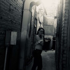 Meet your Posher, Alexis